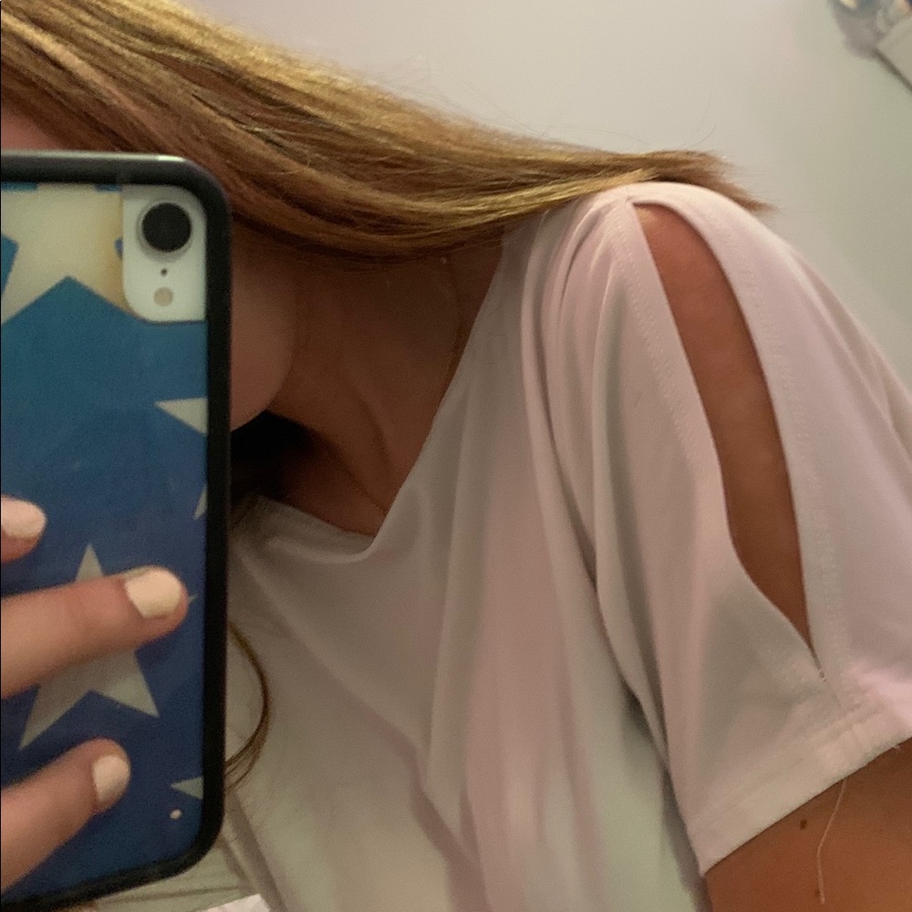 white short sleeve - Picture 3 of 3